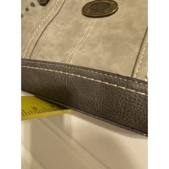 B.O.C. Born Concepts Womens Gray Buckle Shoulder Handbag Purse Medium 100622 - Picture 8 of 10